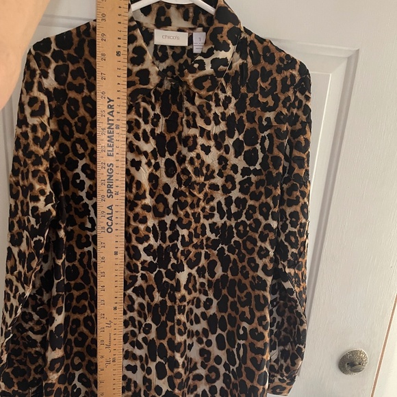 CHICO'S Leopard print blouse Chico’s size 1 - Picture 12 of 12